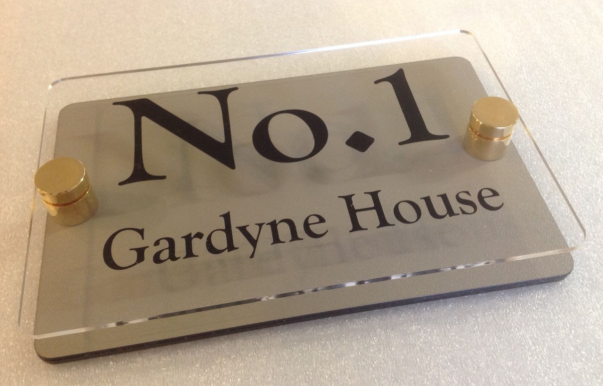 200mm x 130mm Perspex Sign